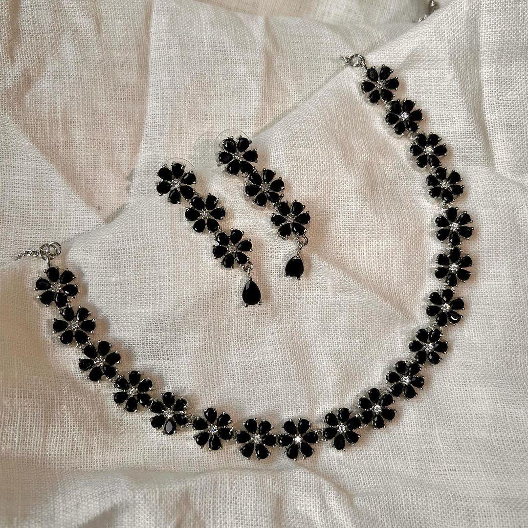 Mor Tar Har Necklace