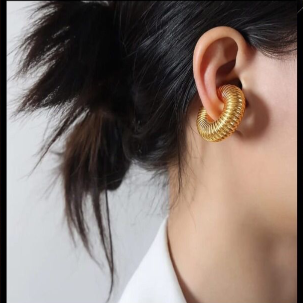 Chunky Ear Cuff Gold